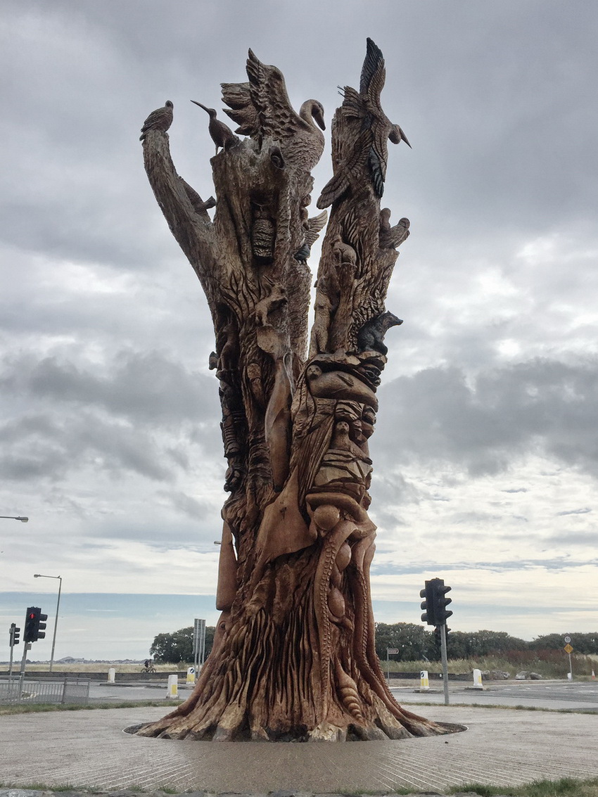 chainsaw carving